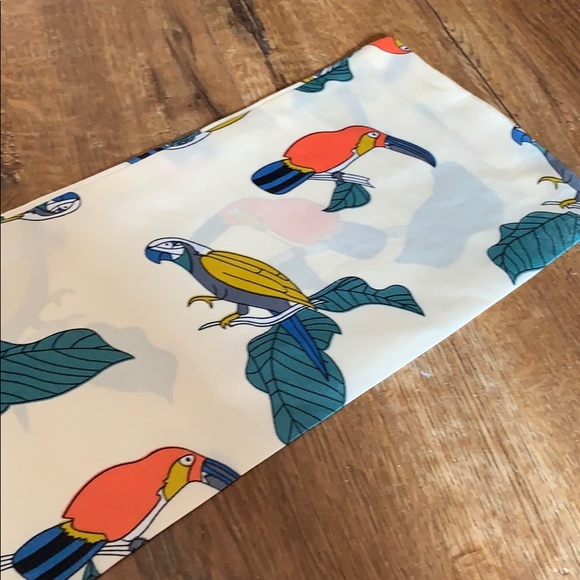 Silk Parrot scarf - Picture 3 of 4